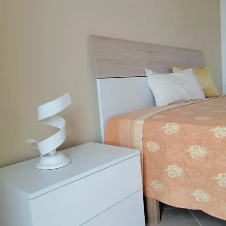 La Casa Gialla Vicino Le Spiagge Sabbiose Apartment