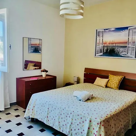 Apartment La Casa Gialla Vicino Le Spiagge Sabbiose Torre San Giovanni Ugento
