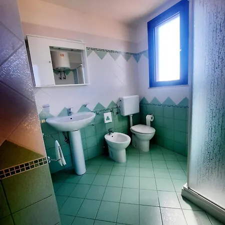 La Casa Gialla Vicino Le Spiagge Sabbiose Apartment *