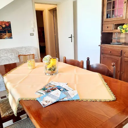 La Casa Gialla Vicino Le Spiagge Sabbiose Apartment Torre San Giovanni Ugento
