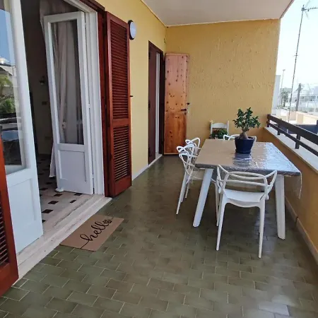La Casa Gialla Vicino Le Spiagge Sabbiose Apartment Torre San Giovanni Ugento
