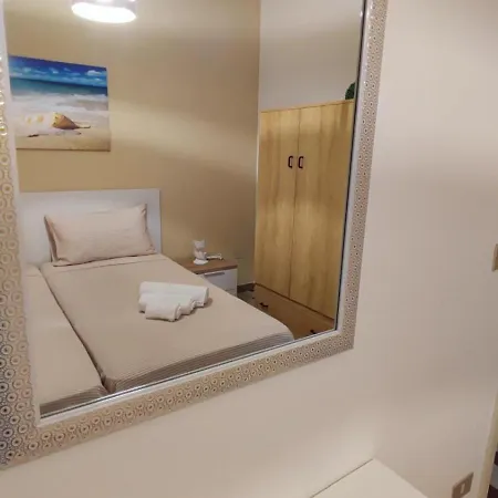 La Casa Gialla Vicino Le Spiagge Sabbiose